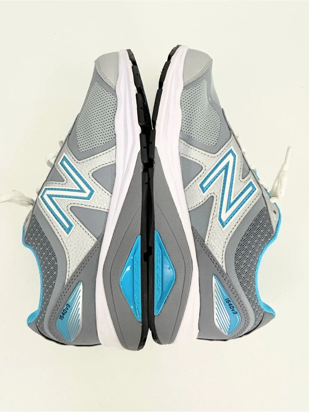 New Balance 1540v3 Silver/Polaris Running Shoes Size 10